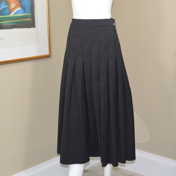 Fendi Black Maxi Pleated A line  skirt. Size 6 Made in Italy US 6 - Picture 6 of 14